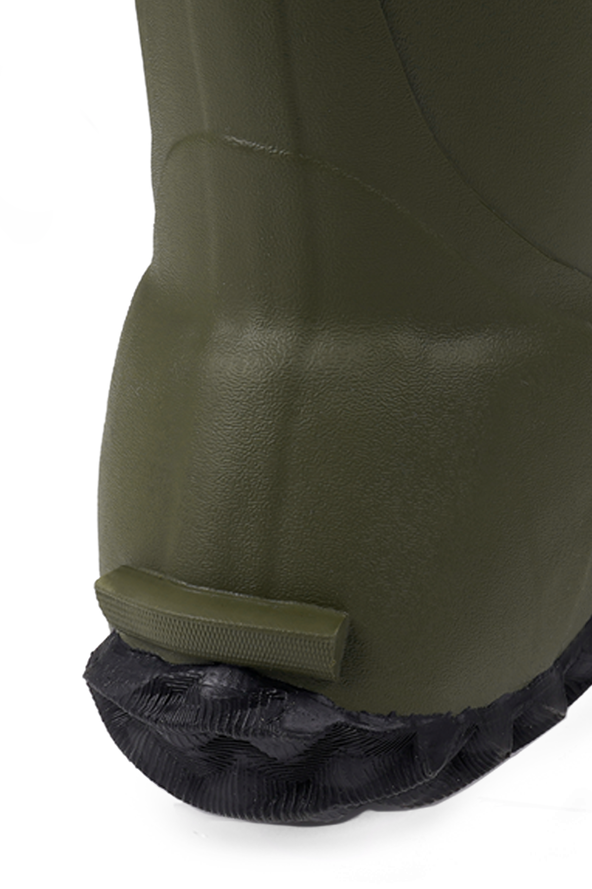 alt="Close-up of the heel area of Trudave FrostTrail Series men’s waterproof neoprene hunting chest waders with boots in Real Reed camo showing small rear kick lug for easy removal, reinforced heel construction, and waterproof traction sole built for durability in duck hunting environments"